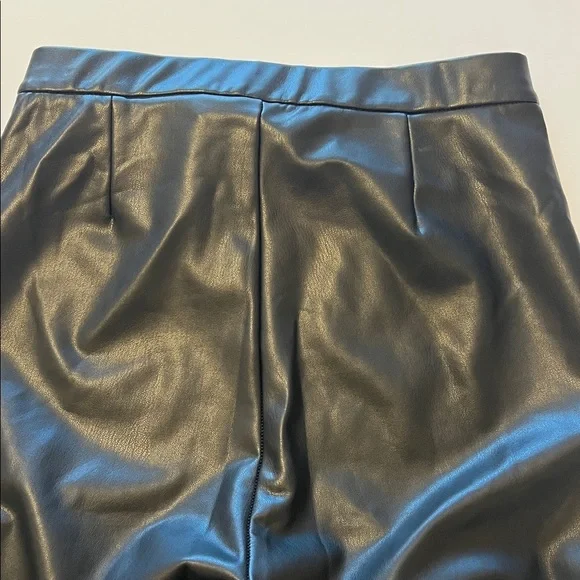 St. John faux leather pants, zipper at leg, black size S NWOT - Picture 14 of 14